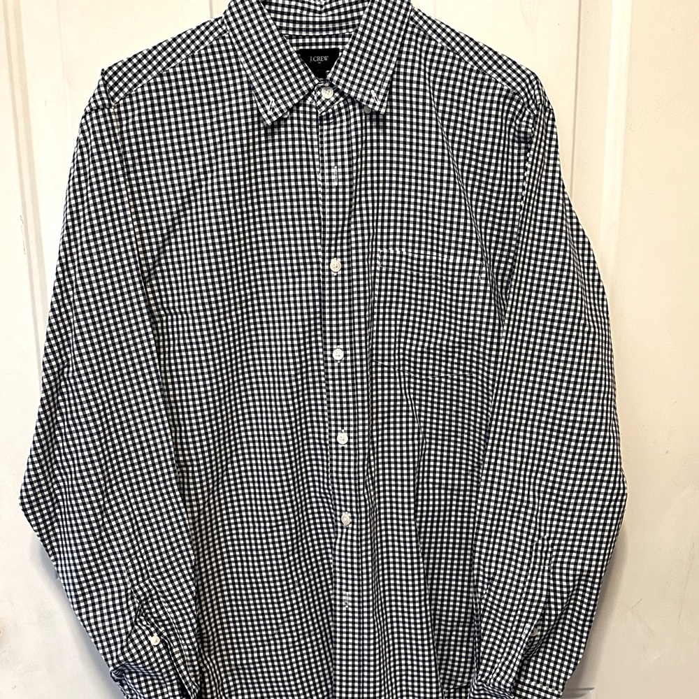 Men’s J. Crew sz medium white/navy blue checked button down shirt.